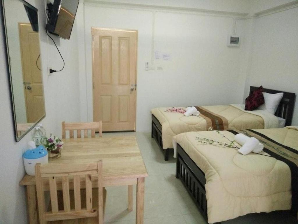 רנונג Rueangrat Hotel מראה חיצוני תמונה