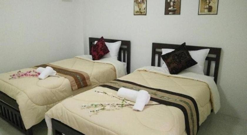 רנונג Rueangrat Hotel מראה חיצוני תמונה