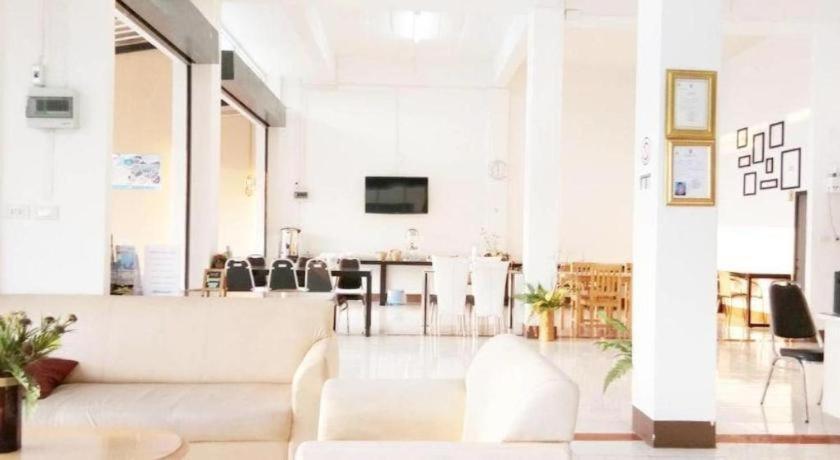 רנונג Rueangrat Hotel מראה חיצוני תמונה